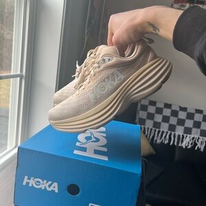 Womens Hoka Bondi 8